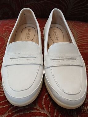 Life Stride White Classic Penny Loafers 7.5